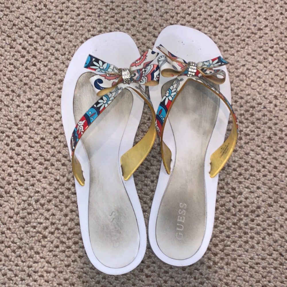 Guess Flip Flops